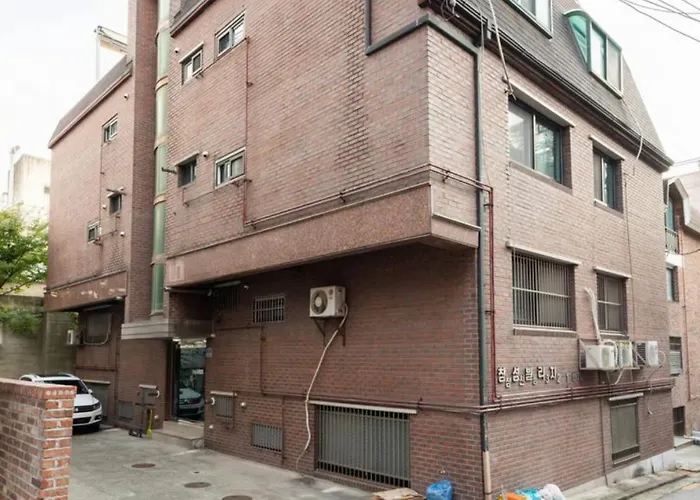 편안하고 아늑한 홍대입구역에서 가까운 숙소 Seul